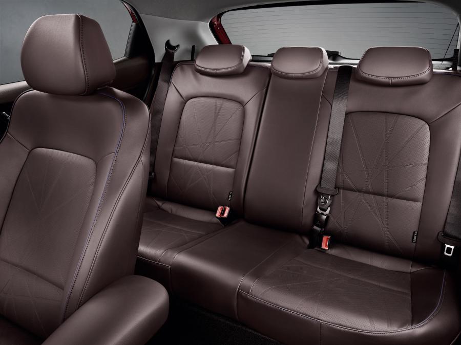 Интерьер Hyundai HB20 2019 года  (фото 26 из 34)